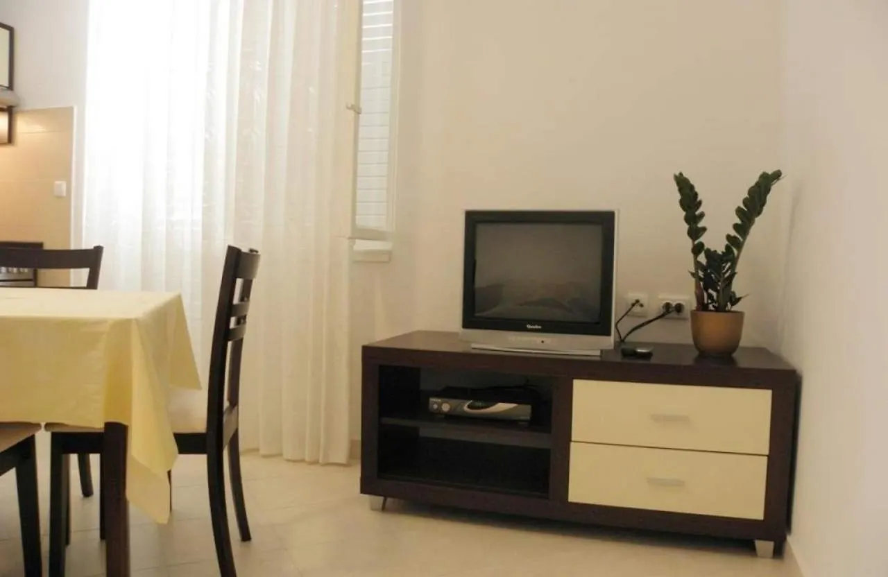 Apartments By The Sea Barbat, Rab - 22053 Rab Town
